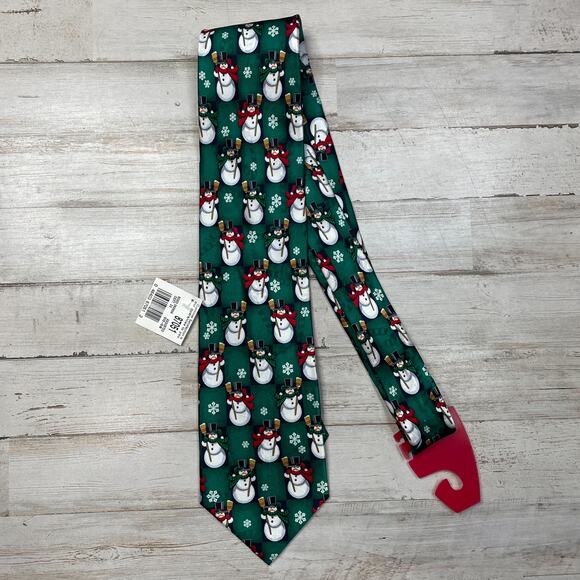 100% Silk Green Christmas Tie Snowman Hat Broom Red Scarf A100970 - Picture 1 of 5